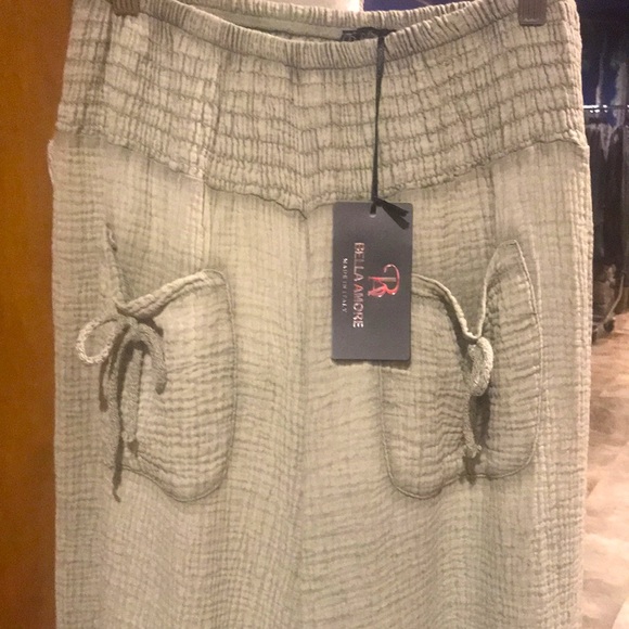 NWT Bella Amore Beige Gauze Wide Leg Pants - Picture 2 of 4